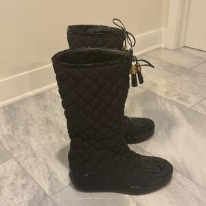Tory Burch Quilted GiGi Wedge Boots Black, Size 8.5 - Luxe Winter